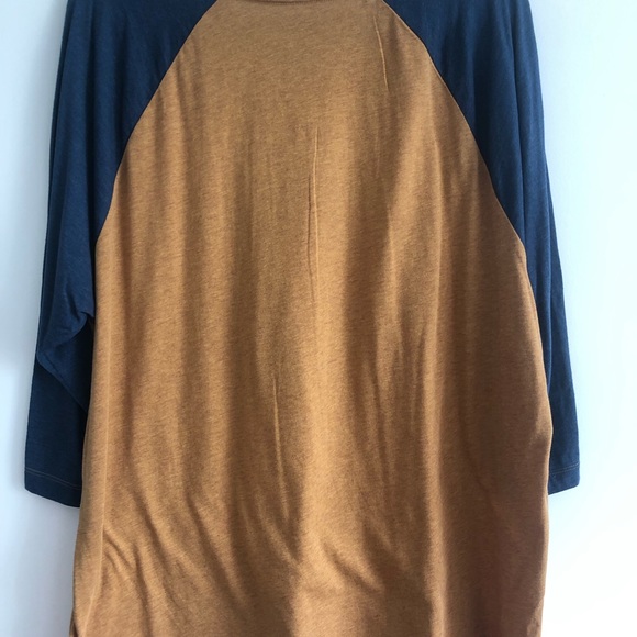 Like New Men’s Levi Shirt - Picture 5 of 8